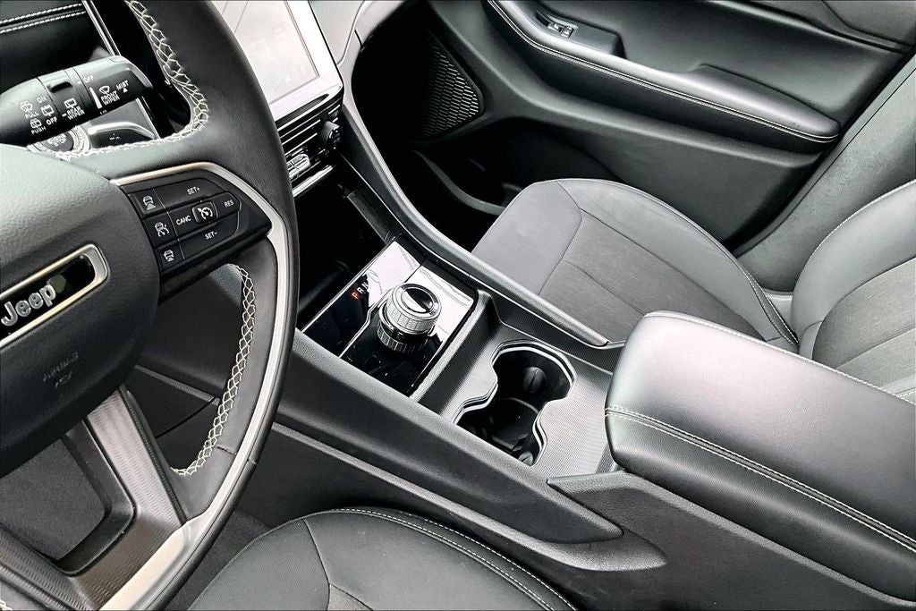 2024 Jeep Grand Cherokee L Laredo