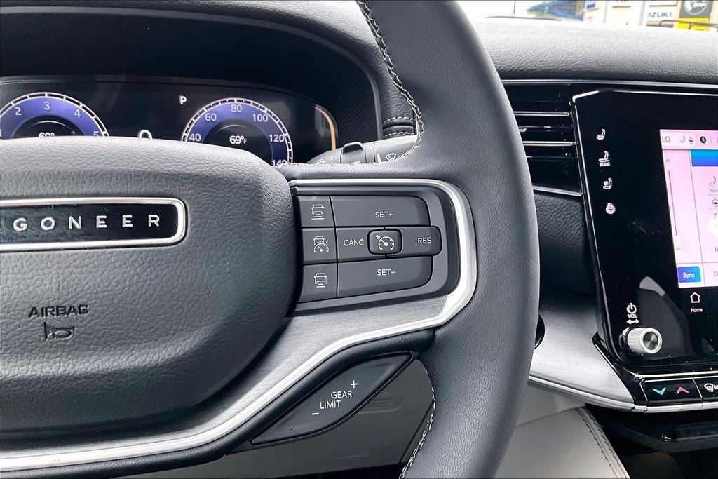 2025 Jeep Wagoneer Base