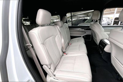 2025 Jeep Wagoneer Base