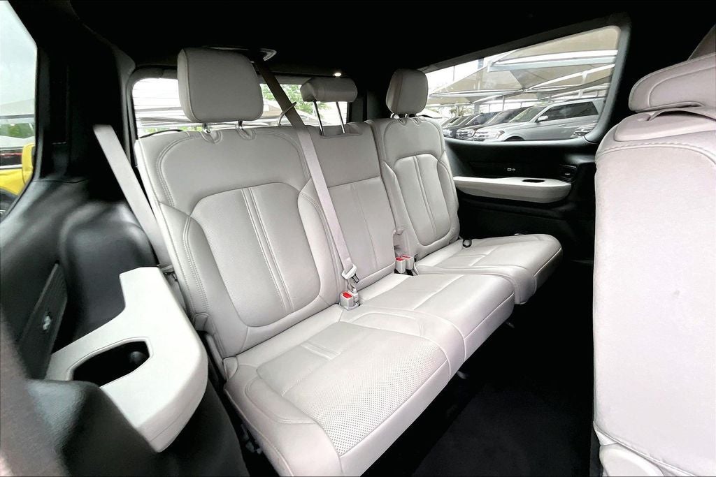 2025 Jeep Wagoneer Base