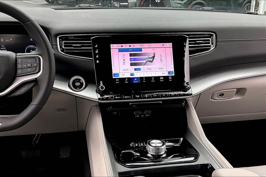 2025 Jeep Wagoneer Base