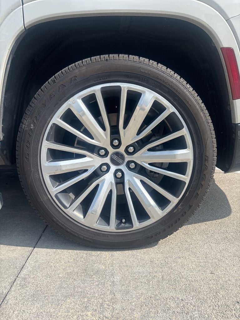 2022 Jeep Grand Wagoneer Series III