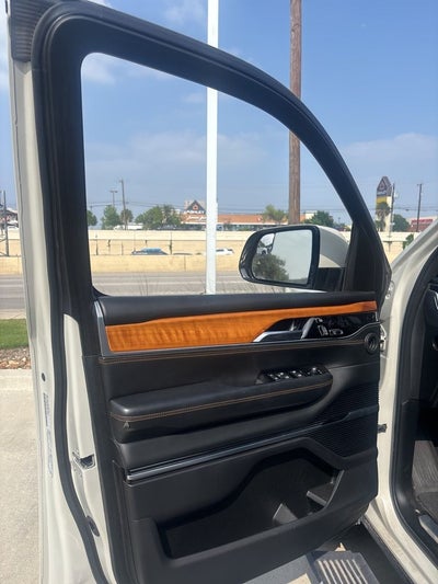 2022 Jeep Grand Wagoneer Series III