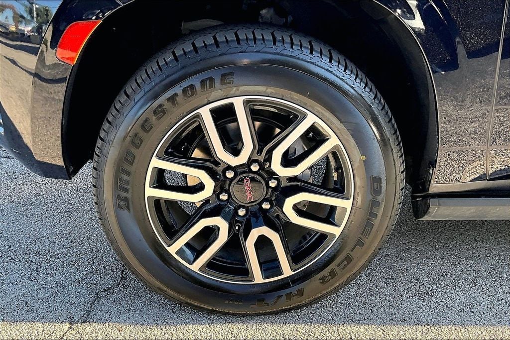 2023 GMC Yukon XL AT4