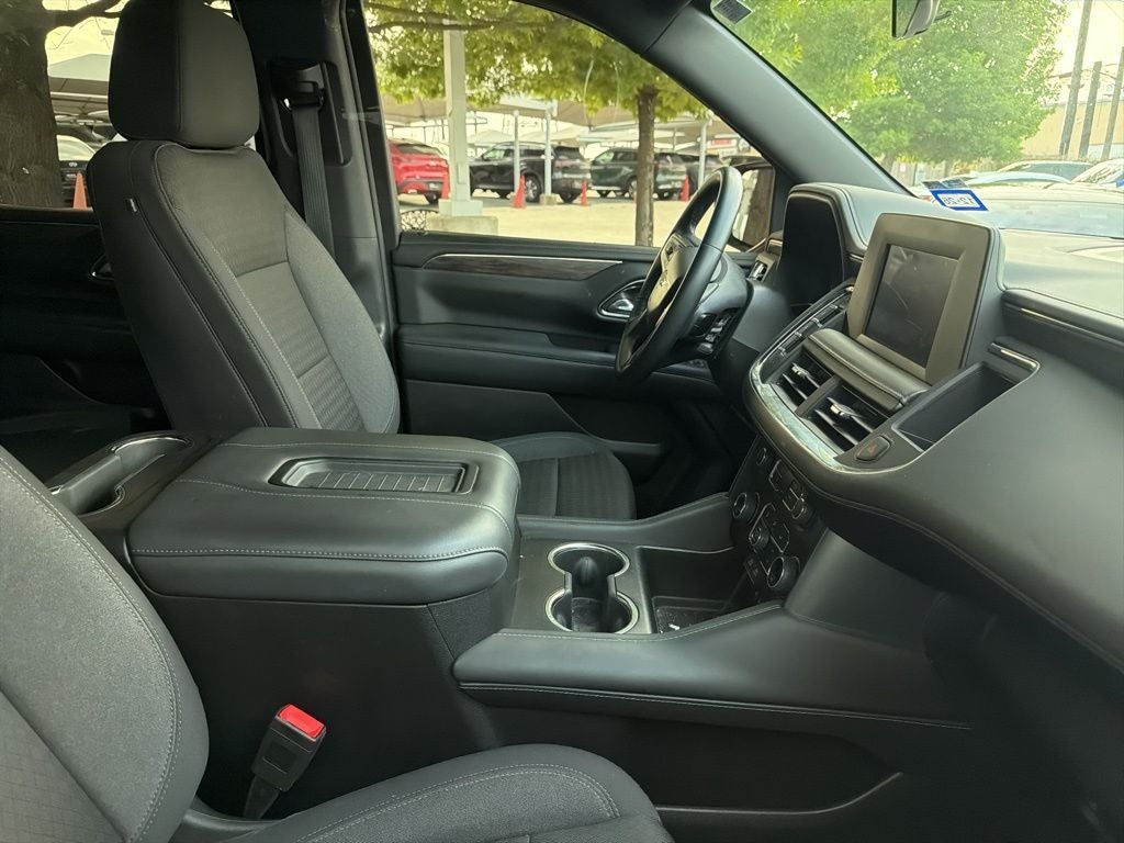 2023 Chevrolet Suburban LS