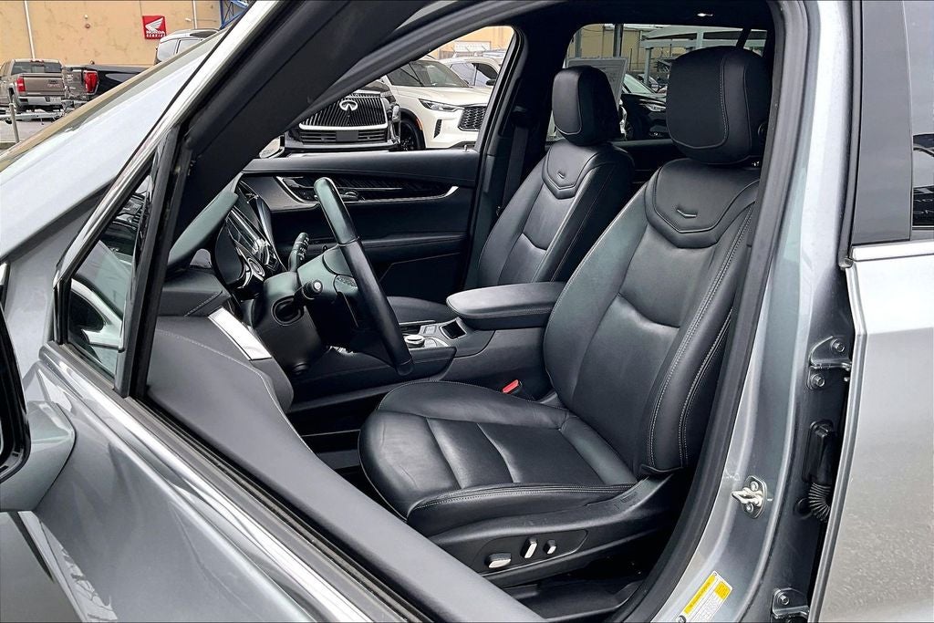 2025 Cadillac XT6 Premium Luxury