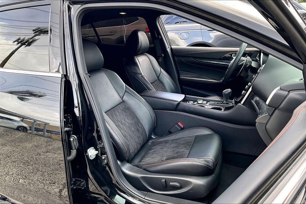 2023 Nissan Maxima SR