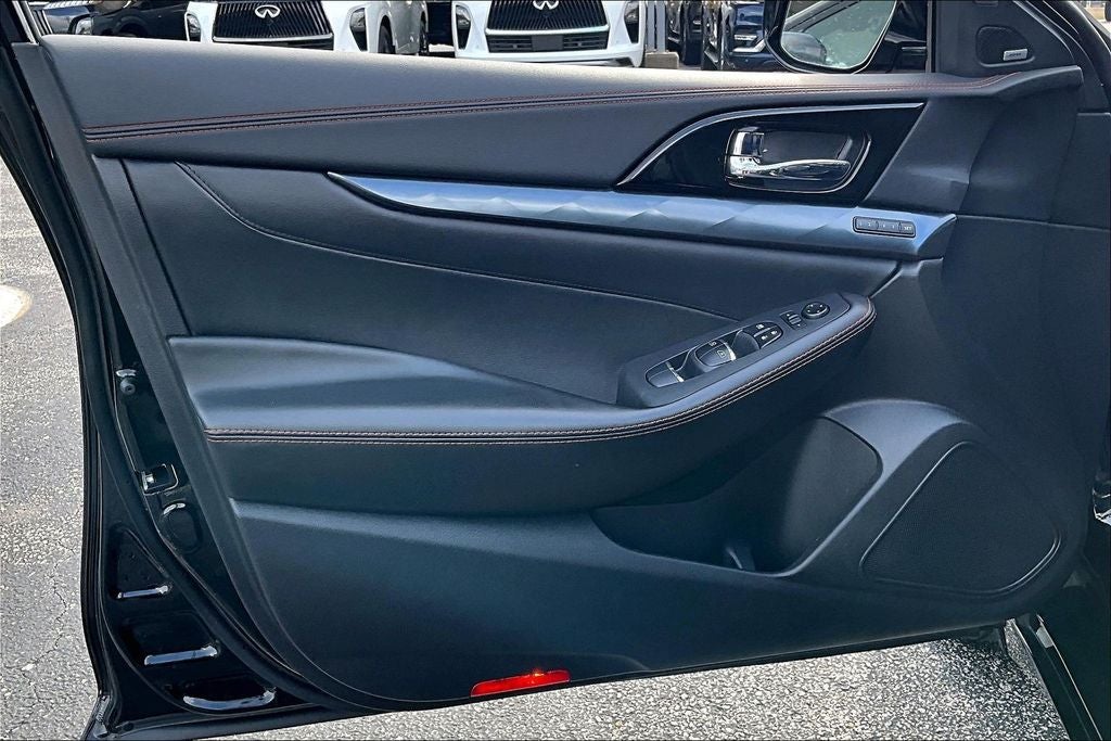 2023 Nissan Maxima SR