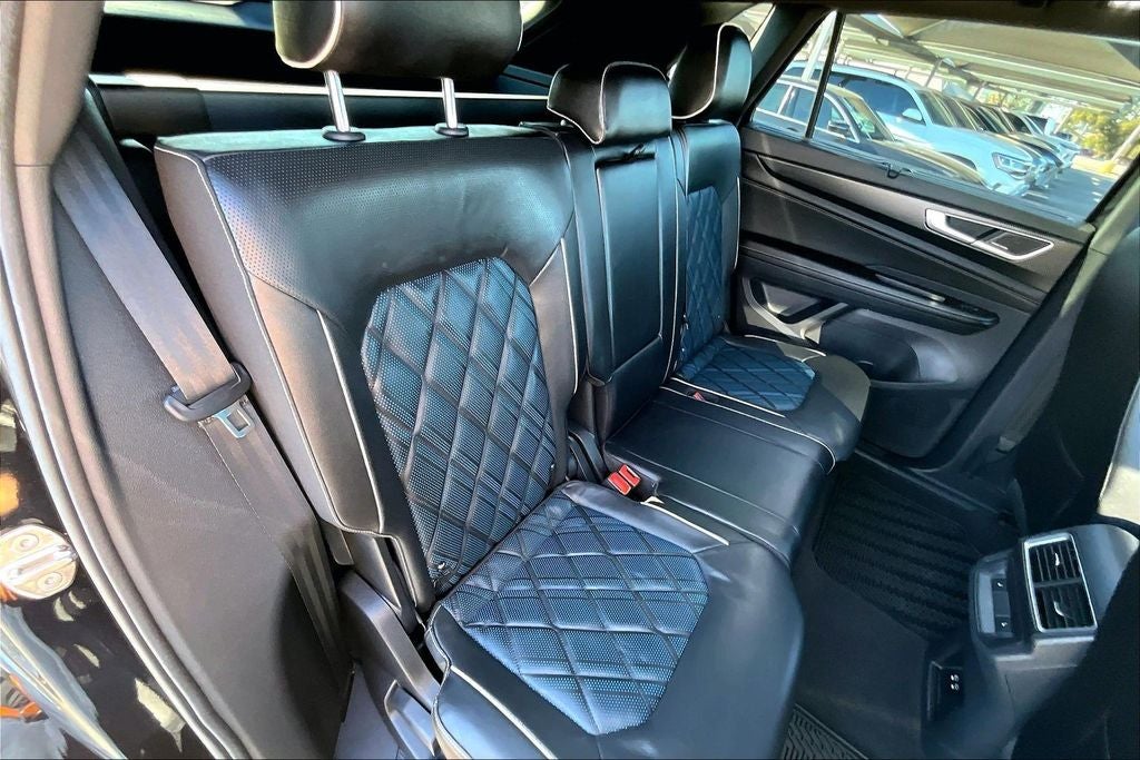 2024 Volkswagen Atlas Cross Sport 2.0T SEL Premium R-Line