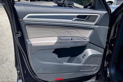 2023 Volkswagen Atlas Cross Sport 2.0T SEL R-Line Black
