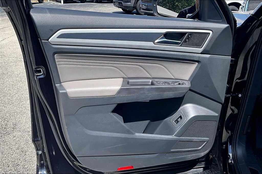 2023 Volkswagen Atlas Cross Sport 2.0T SEL R-Line Black