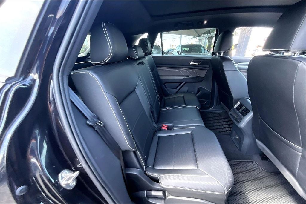 2023 Volkswagen Atlas Cross Sport 2.0T SEL R-Line Black