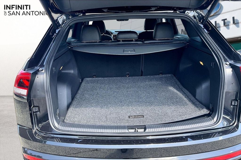 2023 Volkswagen Atlas Cross Sport 2.0T SEL R-Line Black