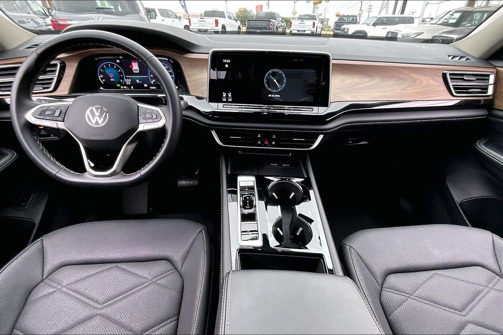 2025 Volkswagen Atlas 2.0T SE w/Technology