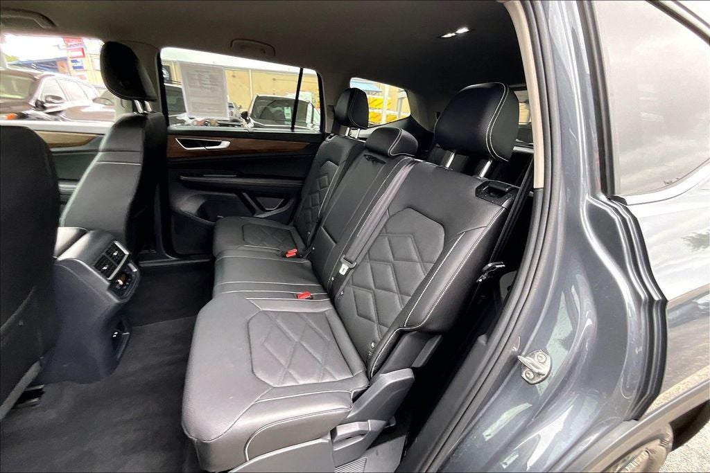 2025 Volkswagen Atlas 2.0T SE w/Technology