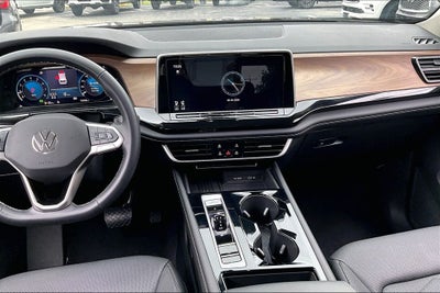 2025 Volkswagen Atlas 2.0T SE w/Technology