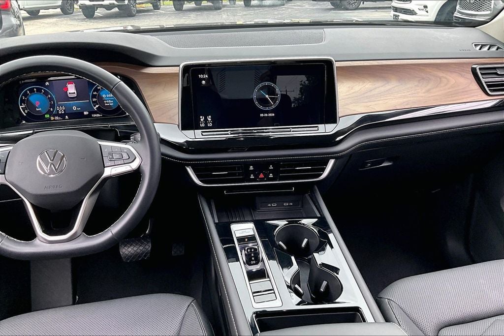 2025 Volkswagen Atlas 2.0T SE w/Technology