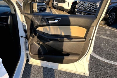 2021 Ford Edge SE