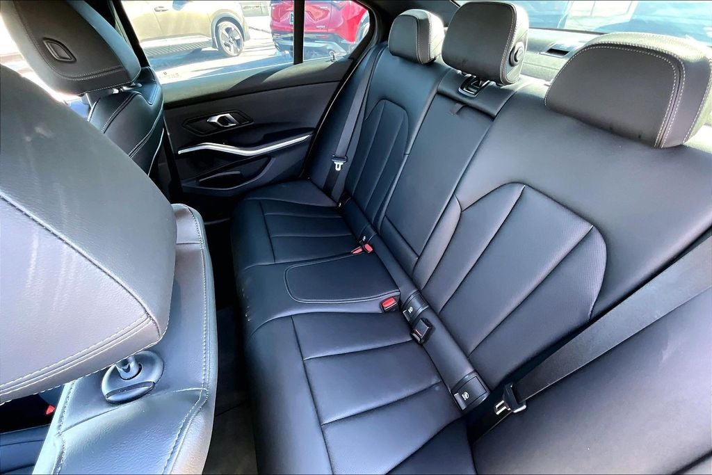 2025 BMW 3 Series 330i xDrive