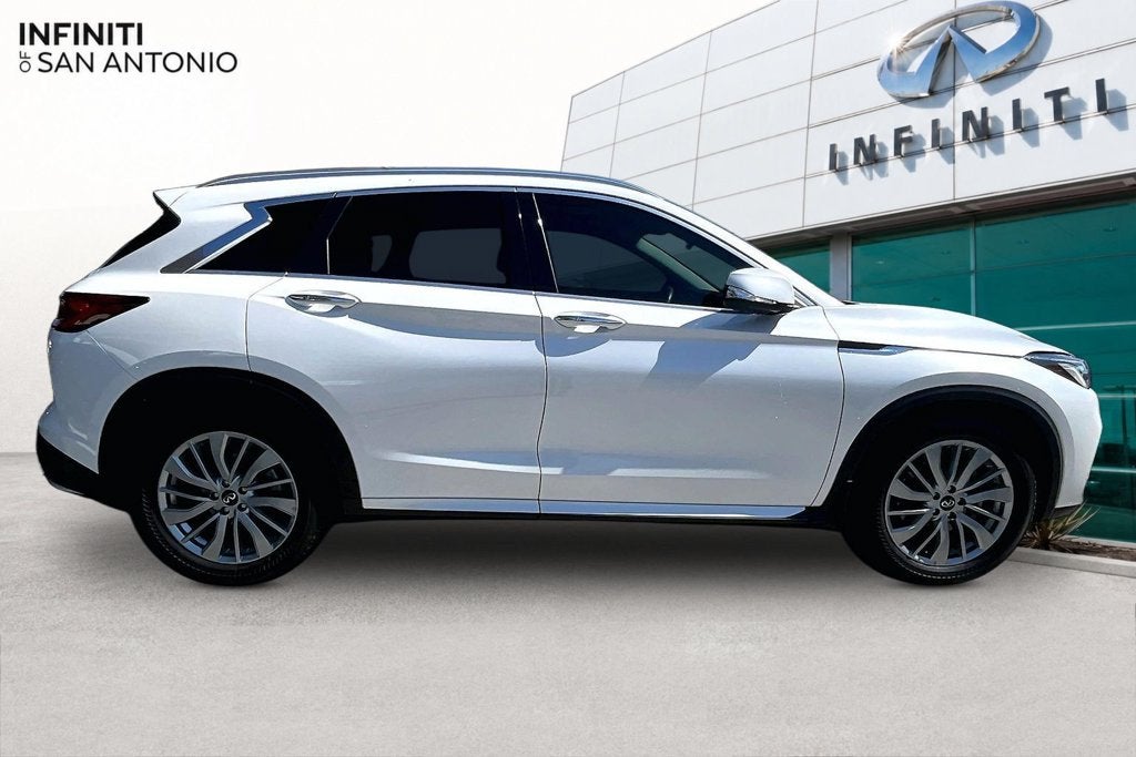 2023 INFINITI QX50 LUXE