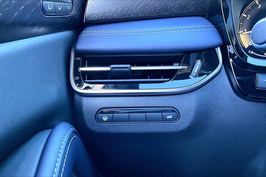 2023 INFINITI QX50 LUXE