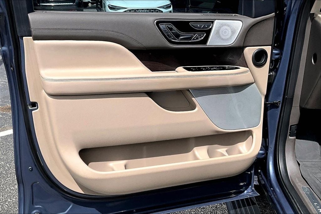 2023 Lincoln Navigator L Reserve