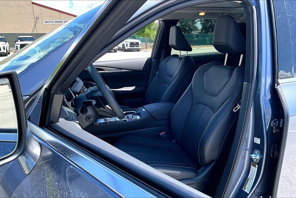 2027 INFINITI QX60 LUXE