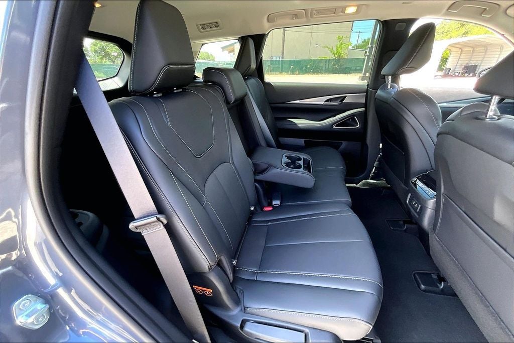 2027 INFINITI QX60 LUXE