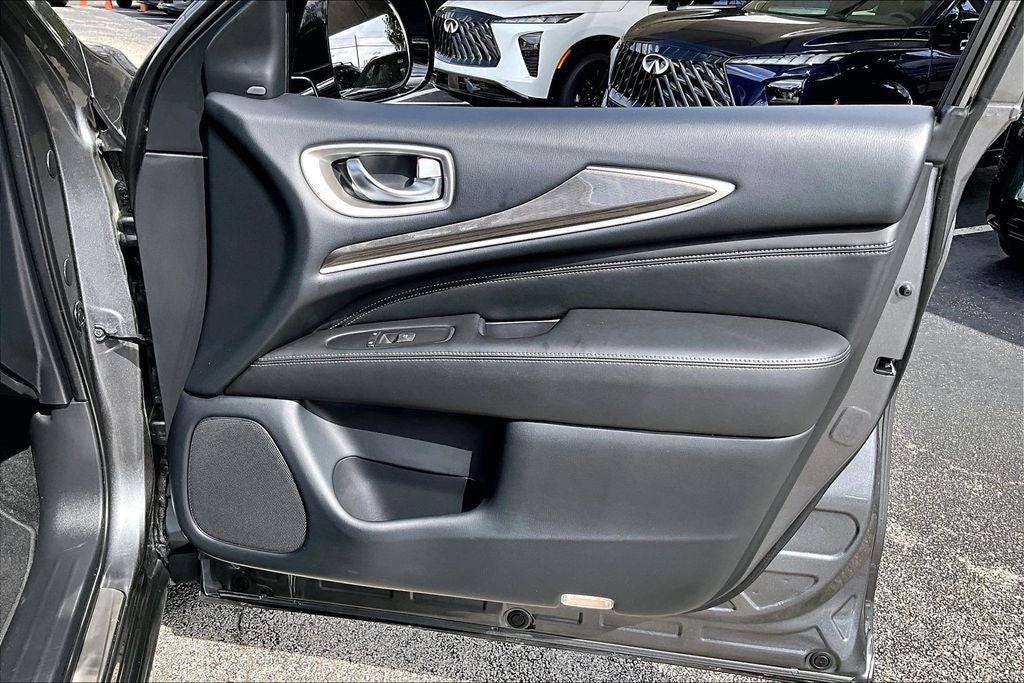 2019 INFINITI QX60 LUXE