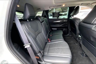 2023 INFINITI QX60 LUXE