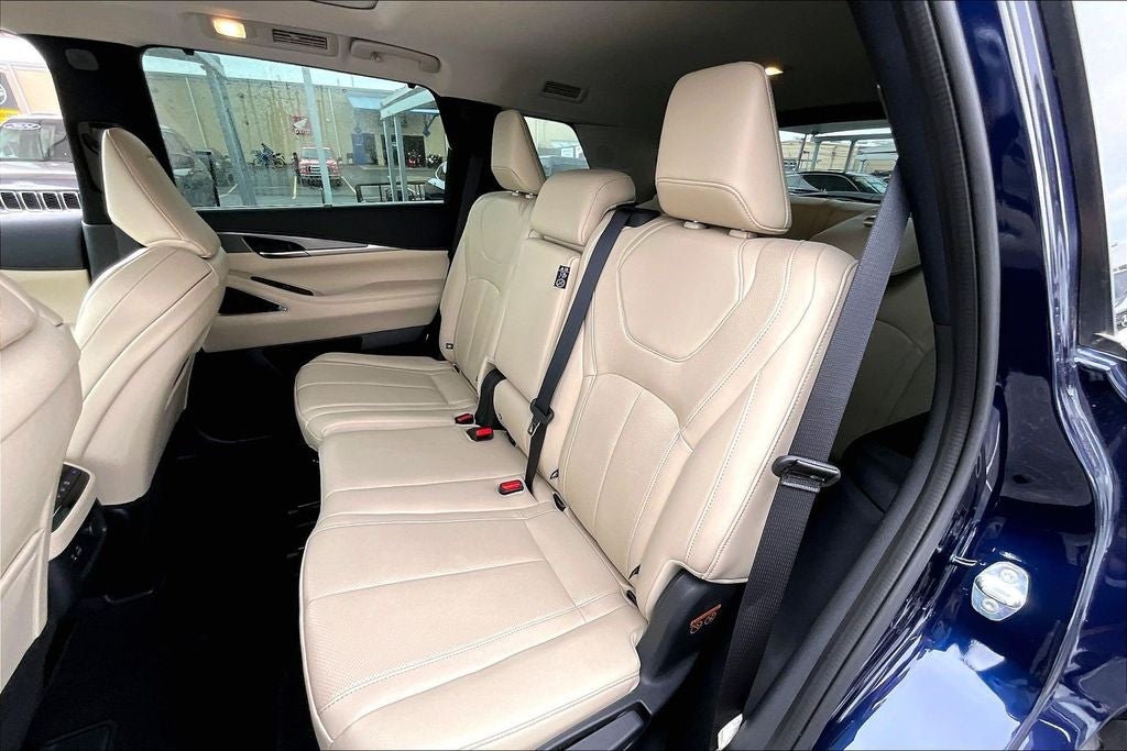 2023 INFINITI QX60 LUXE