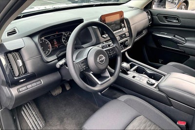 2024 Nissan Pathfinder S