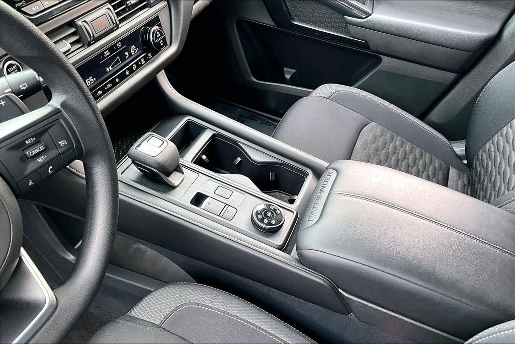 2024 Nissan Pathfinder S