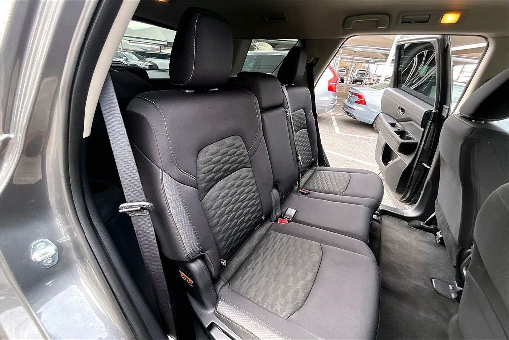 2024 Nissan Pathfinder S