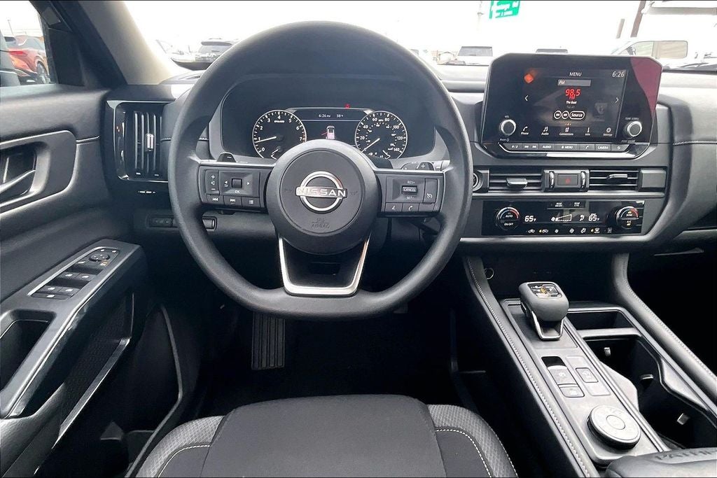 2024 Nissan Pathfinder S