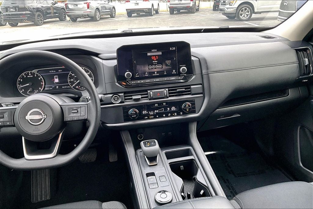 2024 Nissan Pathfinder S