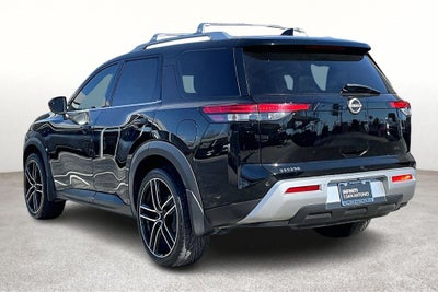 2023 Nissan Pathfinder SL