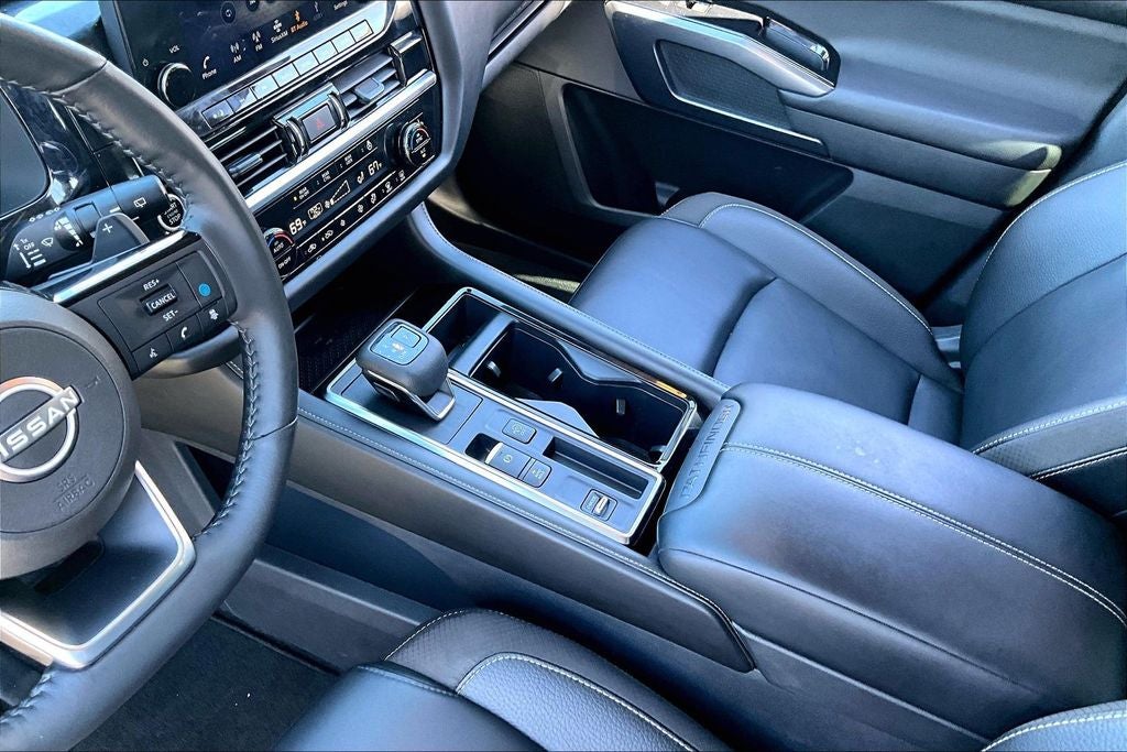 2023 Nissan Pathfinder SL