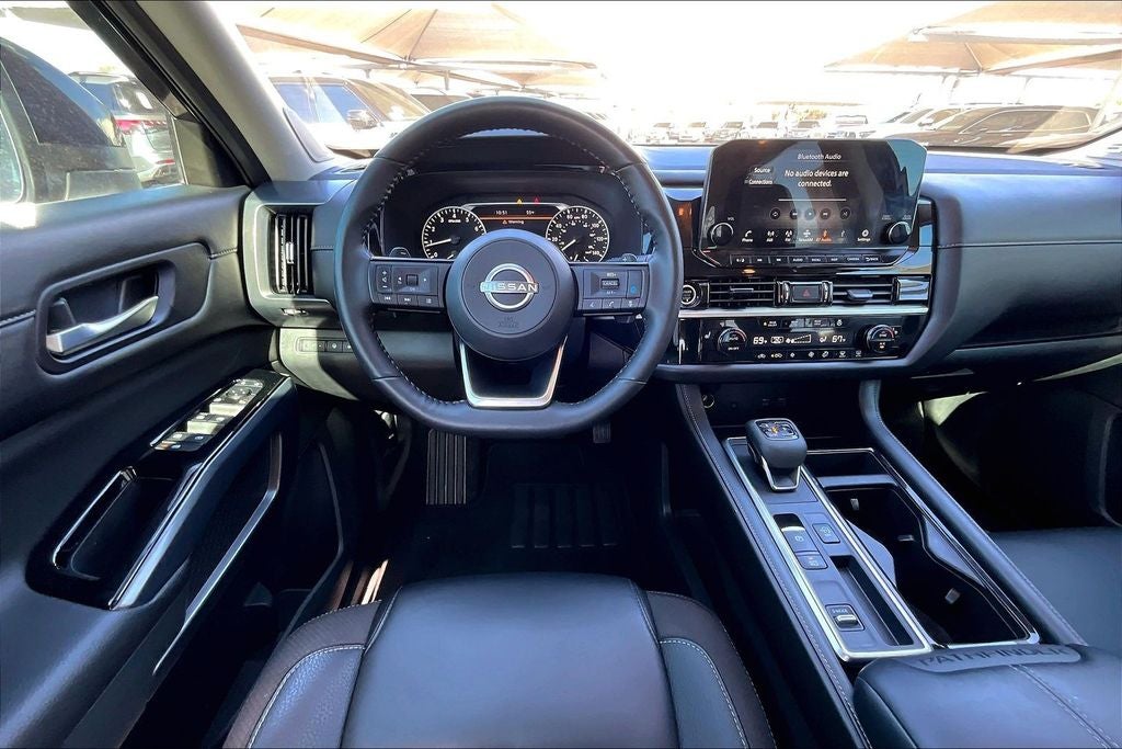 2023 Nissan Pathfinder SL
