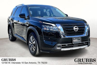 2025 Nissan Pathfinder SL