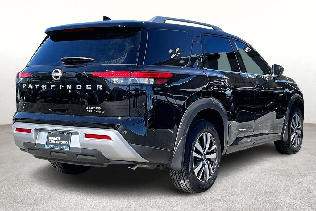 2025 Nissan Pathfinder SL