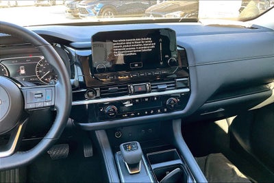 2025 Nissan Pathfinder SL