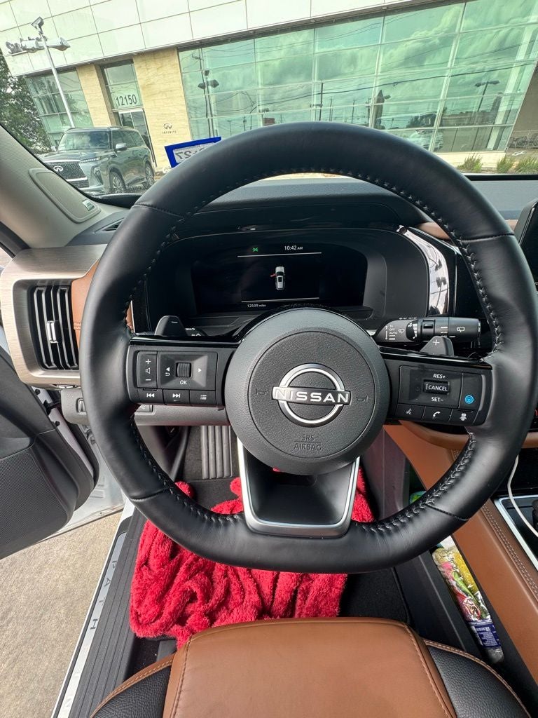 2025 Nissan Pathfinder Platinum