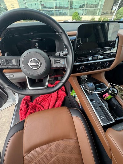 2025 Nissan Pathfinder Platinum