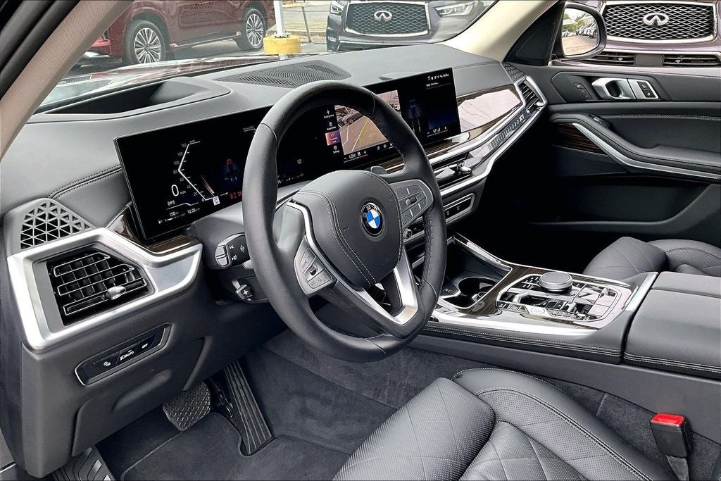2025 BMW X7 xDrive40i