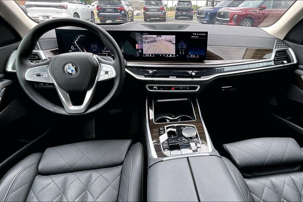 2025 BMW X7 xDrive40i
