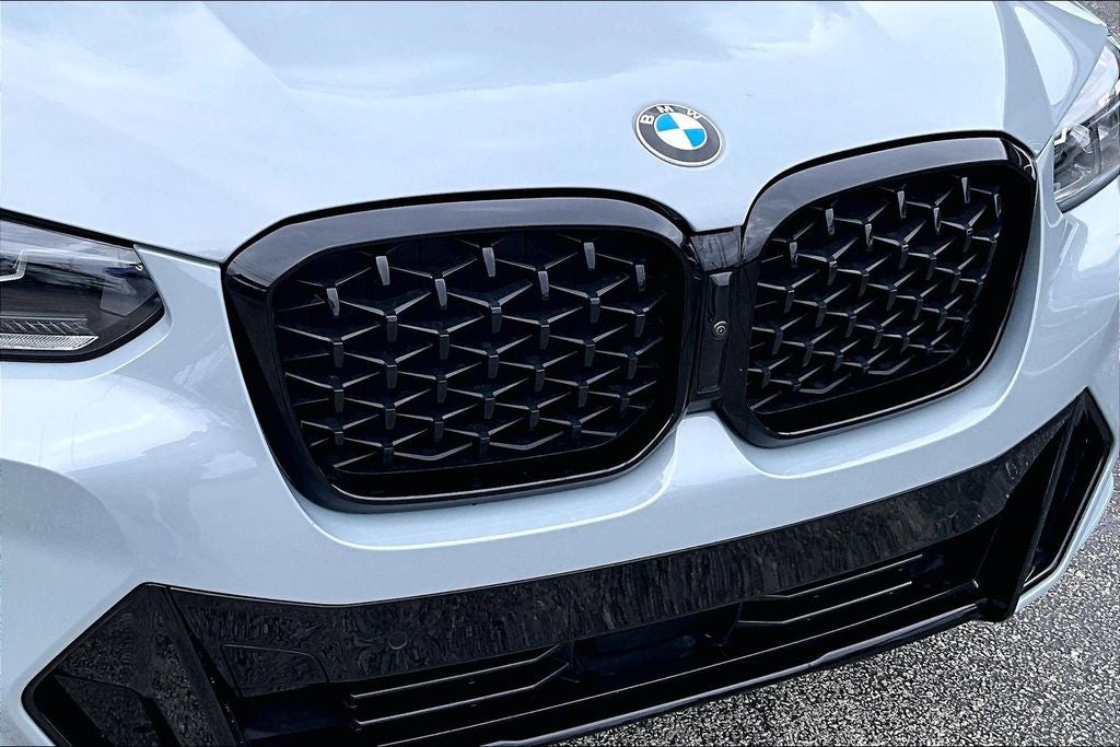 2025 BMW X4 xDrive30i
