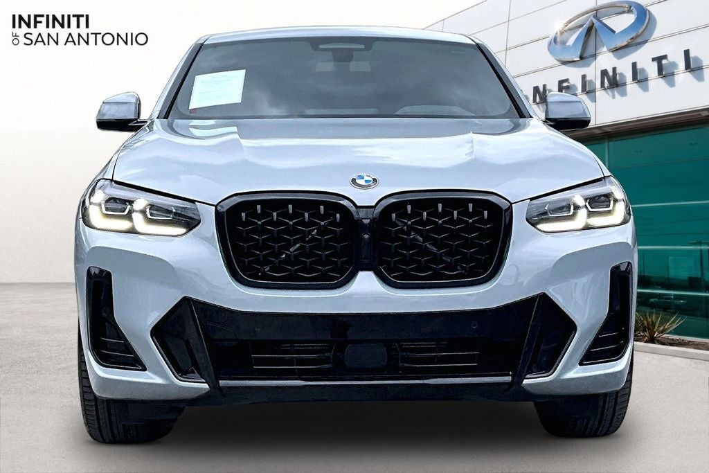 2025 BMW X4 xDrive30i
