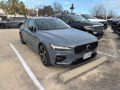 2024 Volvo S60 B5 Core Dark Theme