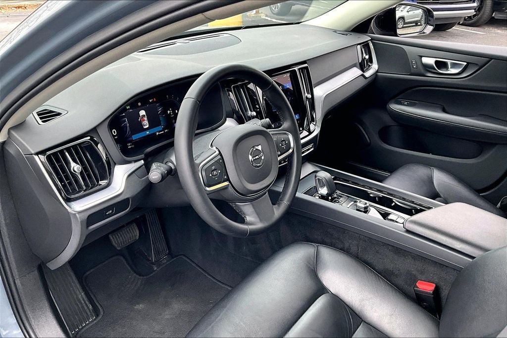 2024 Volvo S60 B5 Core Dark Theme